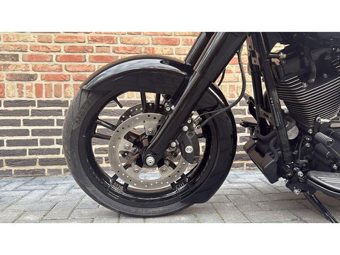 Harley Davidson 103 FLHXS Street Glide Special Streetglide CVO Blackout