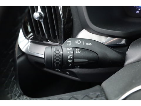 Volvo V60 2.0 T6 Plug-in hybrid AWD Plus Dark | Leer | Stoel + stuuverwarming | Camera |