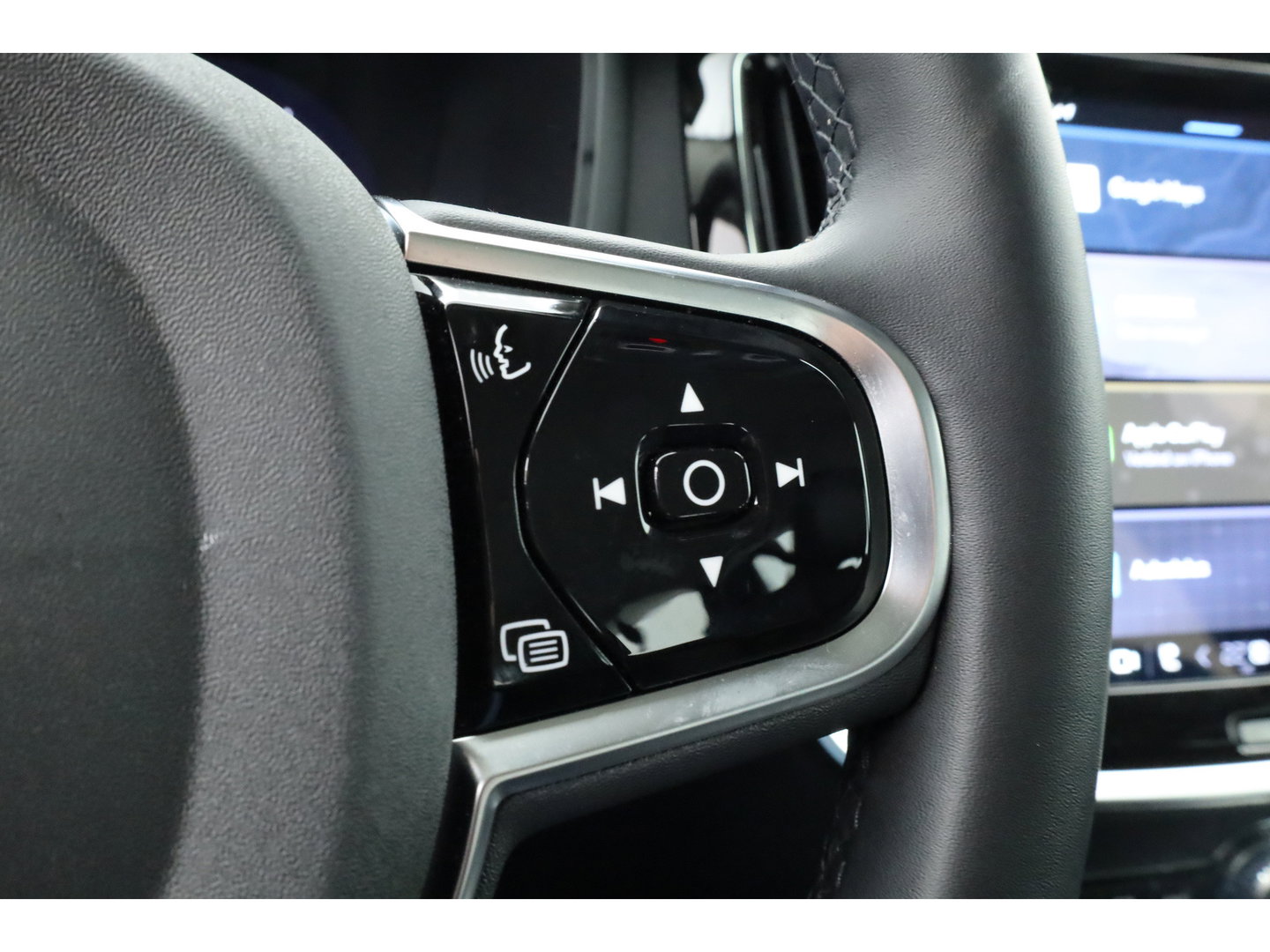 Volvo V60 2.0 T6 Plug-in hybrid AWD Plus Dark | Leer | Stoel + stuuverwarming | Camera |