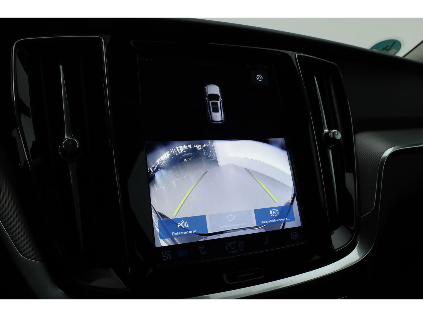 Volvo V60 2.0 T6 Plug-in hybrid AWD Plus Dark | Leer | Stoel + stuuverwarming | Camera |