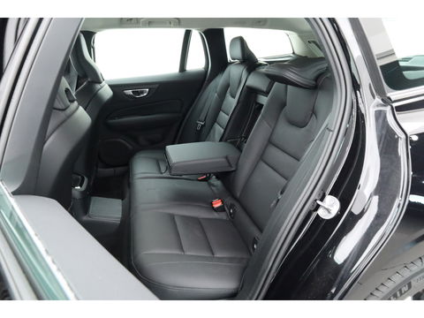 Volvo V60 2.0 T6 Plug-in hybrid AWD Plus Dark | Leer | Stoel + stuuverwarming | Camera |