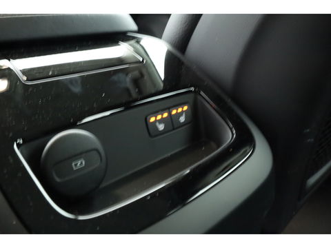 Volvo V60 2.0 T6 Plug-in hybrid AWD Plus Dark | Leer | Stoel + stuuverwarming | Camera |