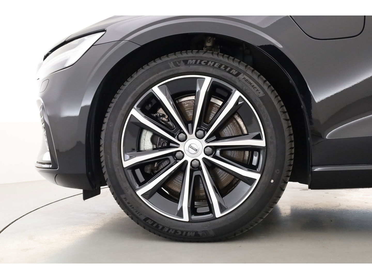 Volvo V60 2.0 T6 Plug-in hybrid AWD Plus Dark | Leer | Stoel + stuuverwarming | Camera |