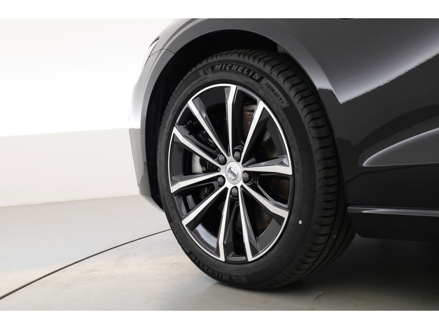 Volvo V60 2.0 T6 Plug-in hybrid AWD Plus Dark | Leer | Stoel + stuuverwarming | Camera |