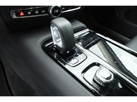 Volvo V60 2.0 T6 Plug-in hybrid AWD Plus Dark | Leer | Stoel + stuuverwarming | Camera |
