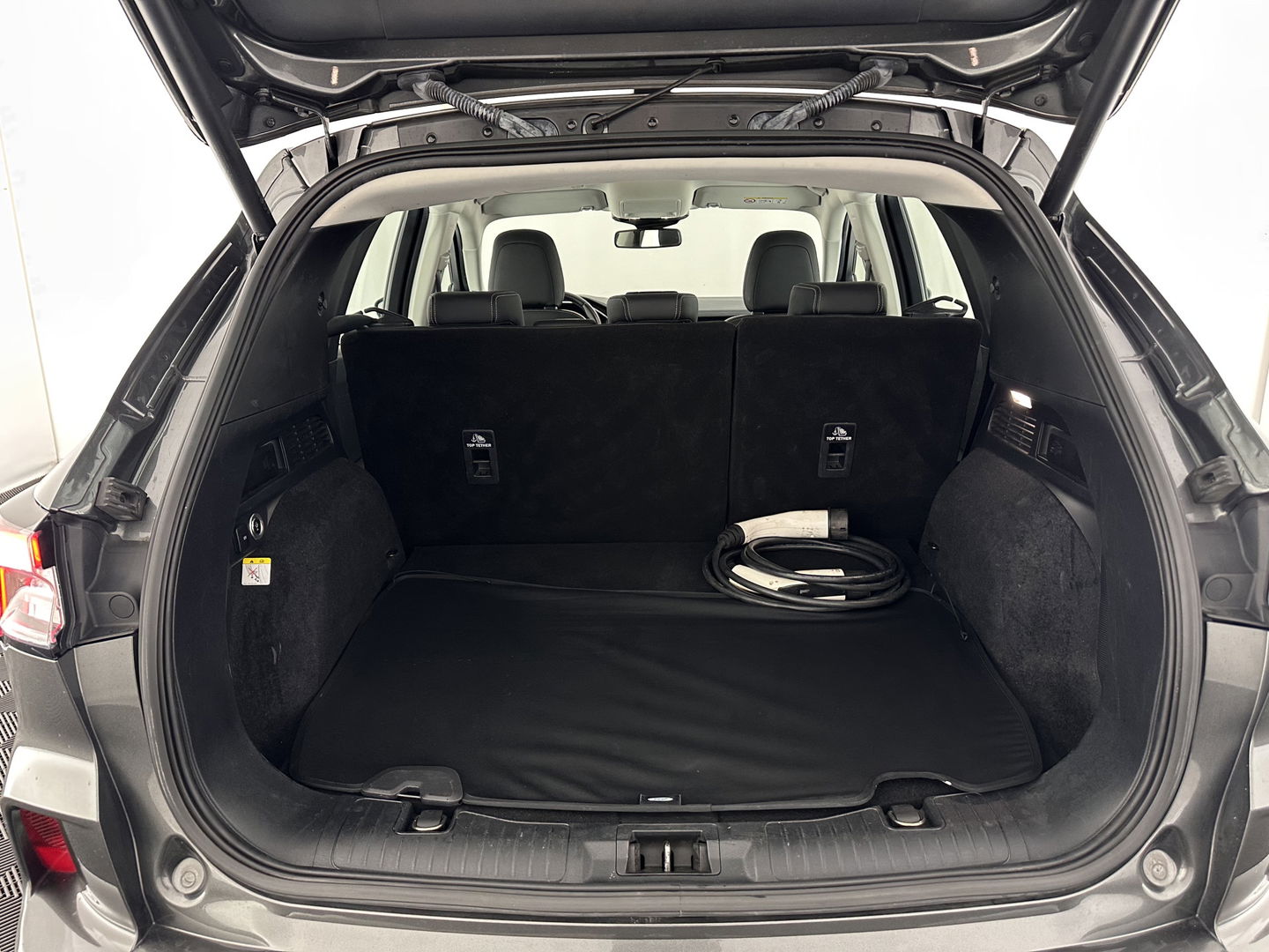 Ford Kuga 2.5 PHEV Vignale (Plug-In) (INCL-BTW) Aut. *HEAD-UP | LEATHER | DIGI-COCKPIT | FULL-LED | KEYLESS | DAB | CARPLAY | NAVI-FULLMAP | MEMORY-PACK | HEATED-COMFORTSEATS | PRIVACYGLASS | TOWBAR | 18''ALU*