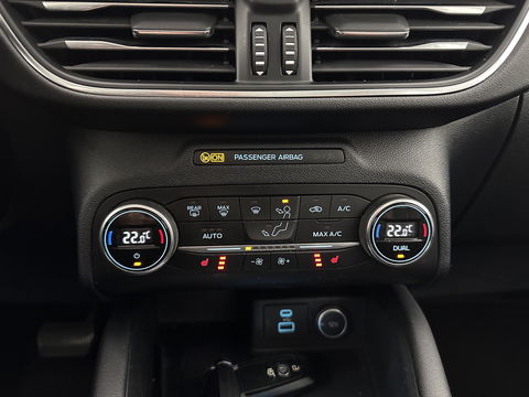 Ford Kuga 2.5 PHEV Vignale (Plug-In) (INCL-BTW) Aut. *HEAD-UP | LEATHER | DIGI-COCKPIT | FULL-LED | KEYLESS | DAB | CARPLAY | NAVI-FULLMAP | MEMORY-PACK | HEATED-COMFORTSEATS | PRIVACYGLASS | TOWBAR | 18''ALU*