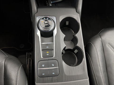 Ford Kuga 2.5 PHEV Vignale (Plug-In) (INCL-BTW) Aut. *HEAD-UP | LEATHER | DIGI-COCKPIT | FULL-LED | KEYLESS | DAB | CARPLAY | NAVI-FULLMAP | MEMORY-PACK | HEATED-COMFORTSEATS | PRIVACYGLASS | TOWBAR | 18''ALU*