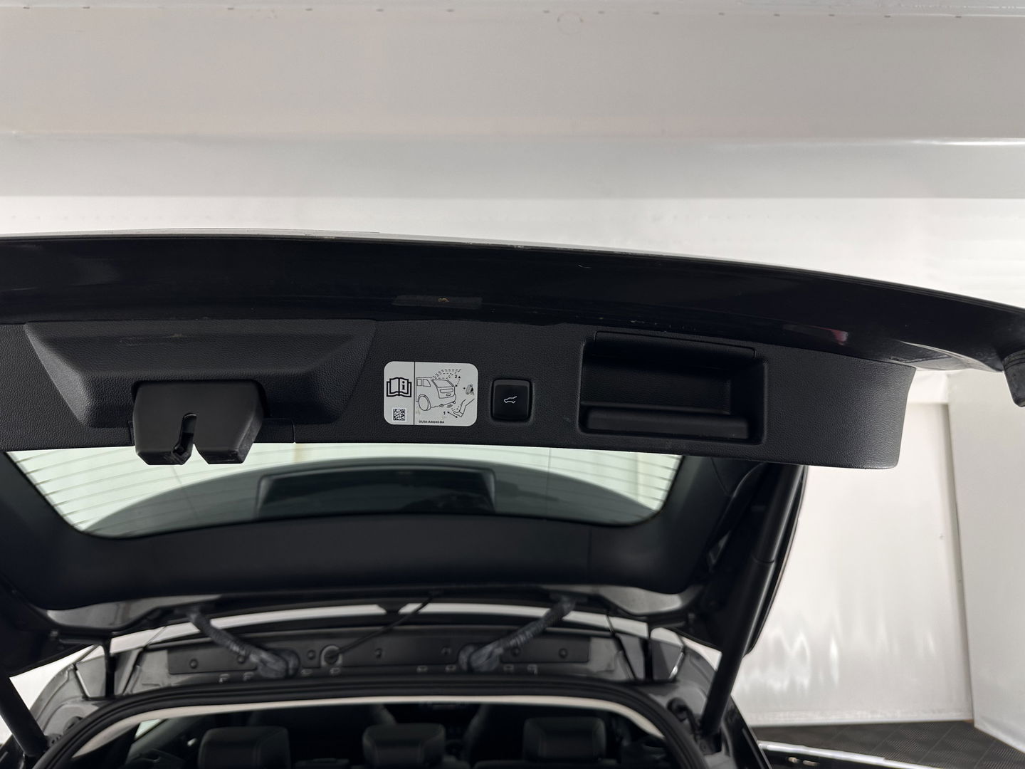 Ford Kuga 2.5 PHEV Vignale (Plug-In) (INCL-BTW) Aut. *HEAD-UP | LEATHER | DIGI-COCKPIT | FULL-LED | KEYLESS | DAB | CARPLAY | NAVI-FULLMAP | MEMORY-PACK | HEATED-COMFORTSEATS | PRIVACYGLASS | TOWBAR | 18''ALU*