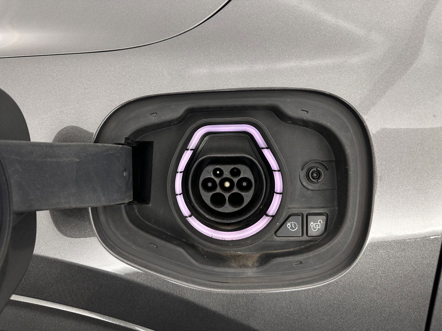 Ford Kuga 2.5 PHEV Vignale (Plug-In) (INCL-BTW) Aut. *HEAD-UP | LEATHER | DIGI-COCKPIT | FULL-LED | KEYLESS | DAB | CARPLAY | NAVI-FULLMAP | MEMORY-PACK | HEATED-COMFORTSEATS | PRIVACYGLASS | TOWBAR | 18''ALU*