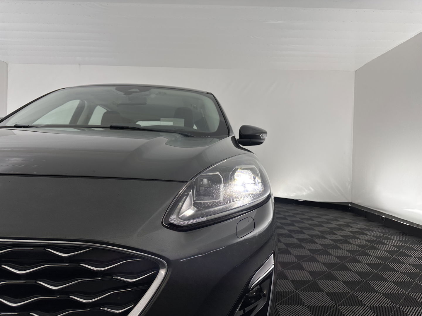 Ford Kuga 2.5 PHEV Vignale (Plug-In) (INCL-BTW) Aut. *HEAD-UP | LEATHER | DIGI-COCKPIT | FULL-LED | KEYLESS | DAB | CARPLAY | NAVI-FULLMAP | MEMORY-PACK | HEATED-COMFORTSEATS | PRIVACYGLASS | TOWBAR | 18''ALU*