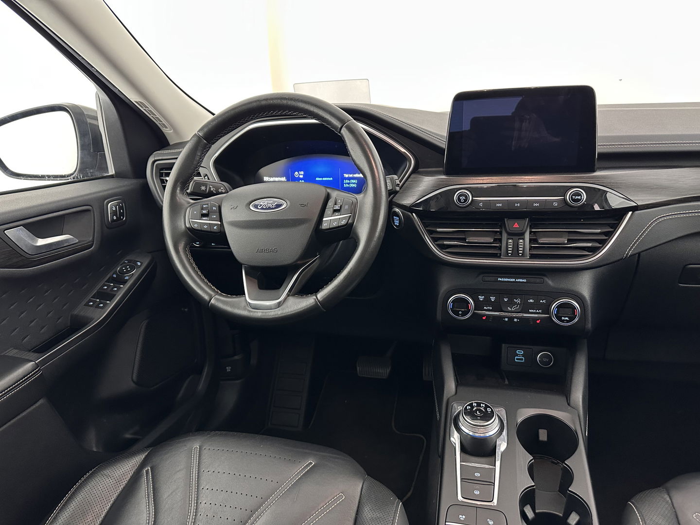 Ford Kuga 2.5 PHEV Vignale (Plug-In) (INCL-BTW) Aut. *HEAD-UP | LEATHER | DIGI-COCKPIT | FULL-LED | KEYLESS | DAB | CARPLAY | NAVI-FULLMAP | MEMORY-PACK | HEATED-COMFORTSEATS | PRIVACYGLASS | TOWBAR | 18''ALU*