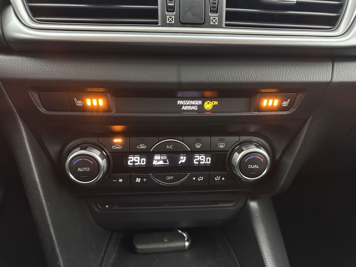 Mazda 3 2.2 SkyActiv-D 150 SkyLease *HEATED-COMFORTSEATS | NAVI-FULLMAP | DAB+ | PRIVACYGLASS | ECC | PDC | CRUISE | 18''ALU*