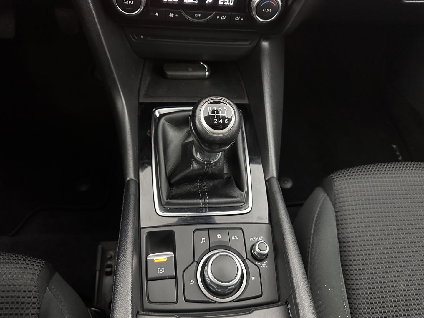 Mazda 3 2.2 SkyActiv-D 150 SkyLease *HEATED-COMFORTSEATS | NAVI-FULLMAP | DAB+ | PRIVACYGLASS | ECC | PDC | CRUISE | 18''ALU*