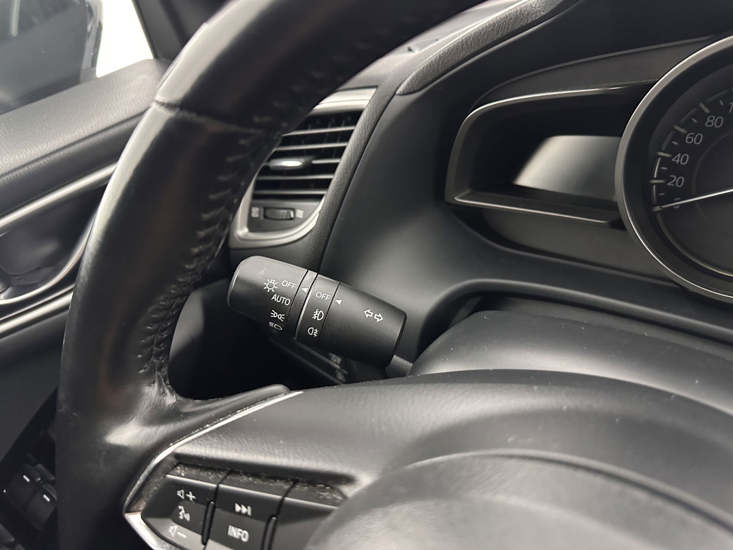 Mazda 3 2.2 SkyActiv-D 150 SkyLease *HEATED-COMFORTSEATS | NAVI-FULLMAP | DAB+ | PRIVACYGLASS | ECC | PDC | CRUISE | 18''ALU*