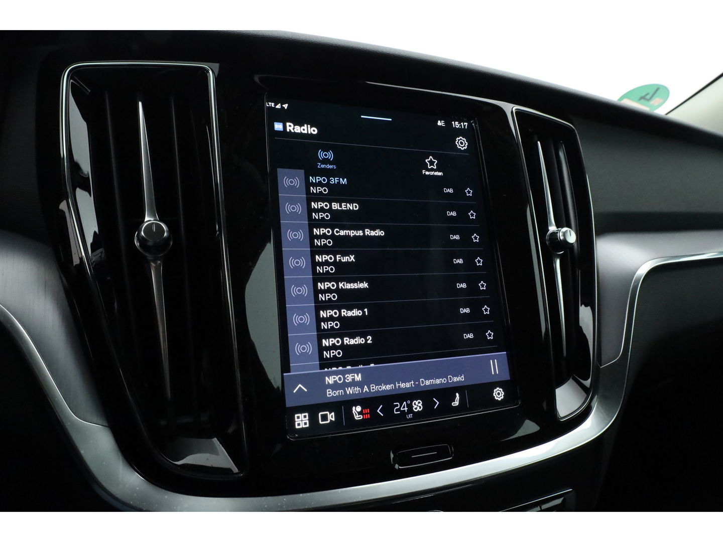 Volvo V60 2.0 T6 Plug-in hybrid AWD Core Bright H&K Audio | ACC | Blis | 360 camera | Stoel + stuurverw. | Lighting Pack |