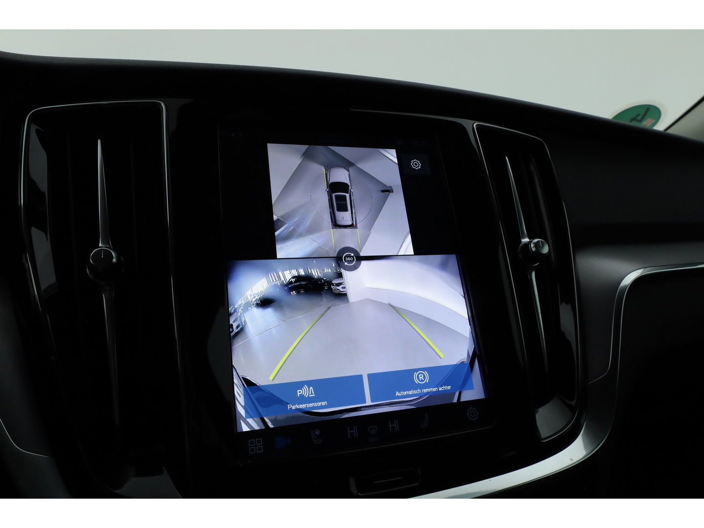 Volvo V60 2.0 T6 Plug-in hybrid AWD Core Bright H&K Audio | ACC | Blis | 360 camera | Stoel + stuurverw. | Lighting Pack |