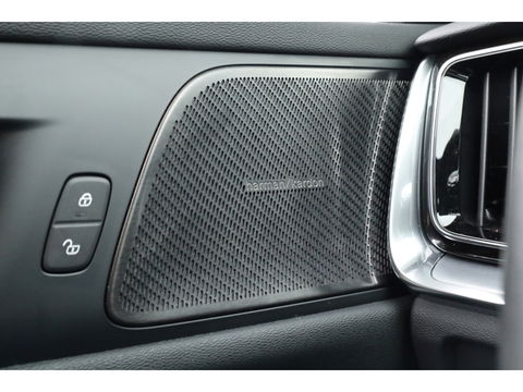Volvo V60 2.0 T6 Plug-in hybrid AWD Core Bright H&K Audio | ACC | Blis | 360 camera | Stoel + stuurverw. | Lighting Pack |
