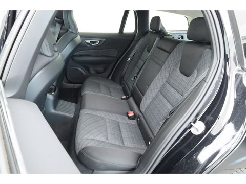 Volvo V60 2.0 T6 Plug-in hybrid AWD Core Bright H&K Audio | ACC | Blis | 360 camera | Stoel + stuurverw. | Lighting Pack |