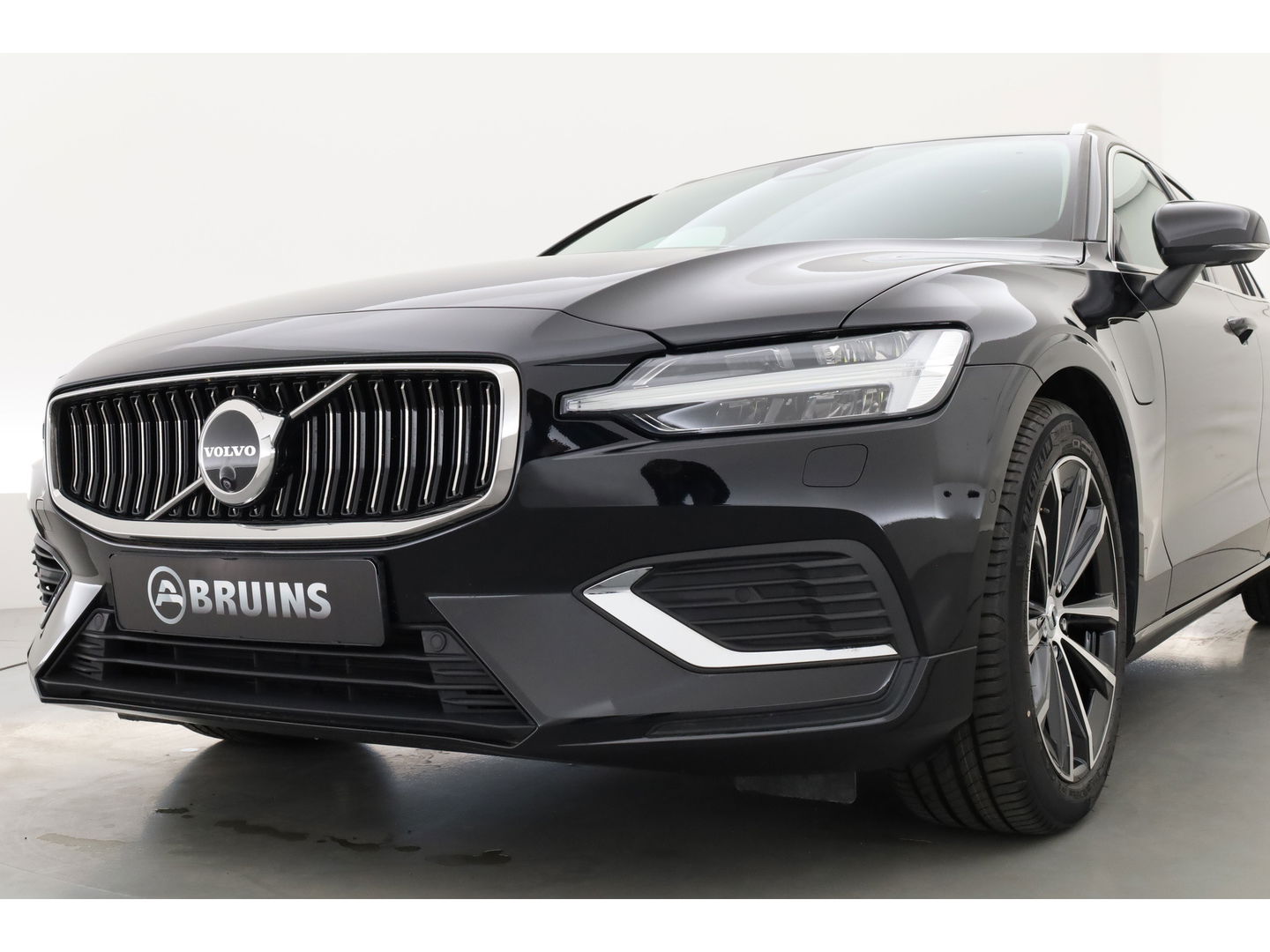 Volvo V60 2.0 T6 Plug-in hybrid AWD Core Bright H&K Audio | ACC | Blis | 360 camera | Stoel + stuurverw. | Lighting Pack |