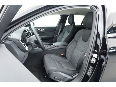 Volvo V60 2.0 T6 Plug-in hybrid AWD Core Bright H&K Audio | ACC | Blis | 360 camera | Stoel + stuurverw. | Lighting Pack |