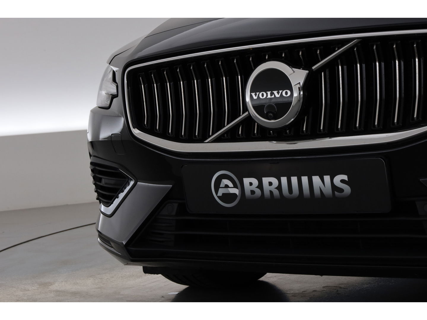 Volvo V60 2.0 T6 Plug-in hybrid AWD Core Bright H&K Audio | ACC | Blis | 360 camera | Stoel + stuurverw. | Lighting Pack |