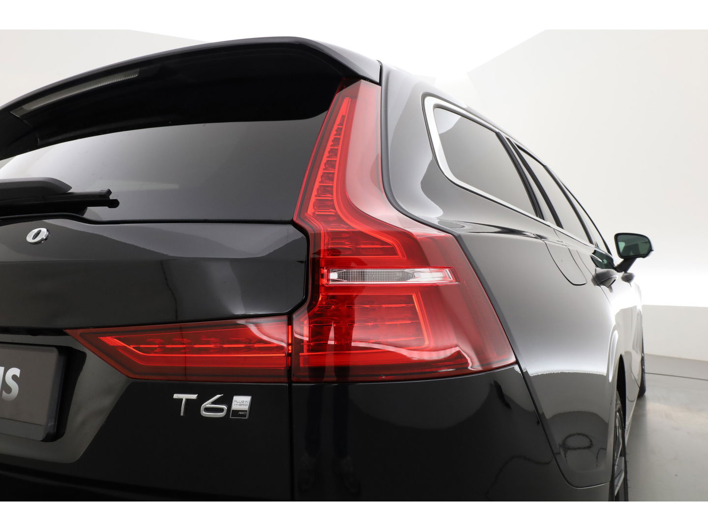 Volvo V60 2.0 T6 Plug-in hybrid AWD Core Bright H&K Audio | ACC | Blis | 360 camera | Stoel + stuurverw. | Lighting Pack |