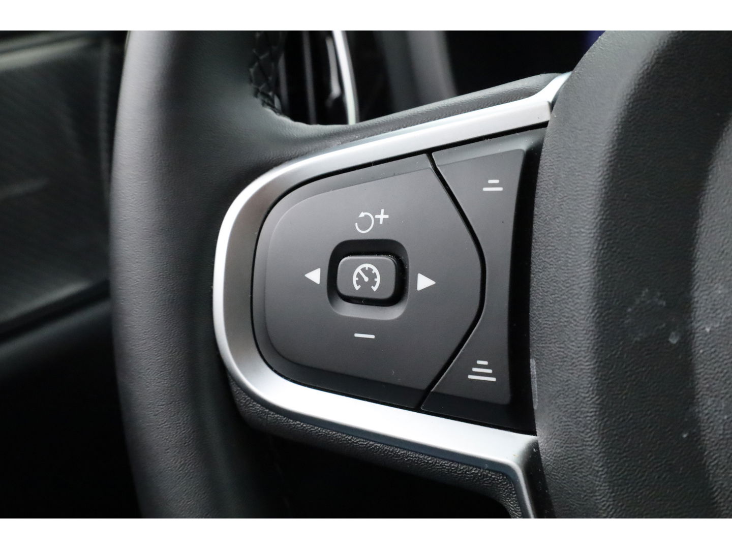 Volvo V60 2.0 T6 Plug-in hybrid AWD Core Bright H&K Audio | ACC | Blis | 360 camera | Stoel + stuurverw. | Lighting Pack |