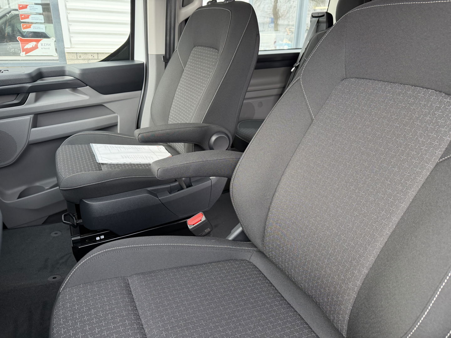 Ford Transit Custom 320 2.0 TDCI L2H1 Trend originele Ford DC 5 persoons / vaste prijs rijklaar € 40.950 ex btw / lease vanaf € 668 / dubbel schuifdeur / isofix / euro 6 diesel / NIEUW bpm vrij / vol opties !