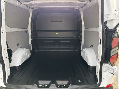 Ford Transit Custom 320 2.0 TDCI L2H1 Trend originele Ford DC 5 persoons / vaste prijs rijklaar € 40.950 ex btw / lease vanaf € 668 / dubbel schuifdeur / isofix / euro 6 diesel / NIEUW bpm vrij / vol opties !