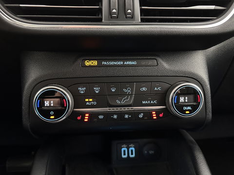 Ford Kuga 2.5 PHEV Vignale (Plug-In) (INCL-BTW) Aut. *LEATHER | DIGI-COCKPIT | FULL-LED | KEYLESS | CAMERA | DAB | CARPLAY | NAVI-FULLMAP | MEMORY-PACK | HEATED-COMFORTSEATS | PRIVACYGLASS | TOWBAR | LANE-ASSIST | 18''ALU*