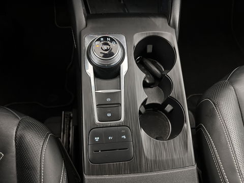 Ford Kuga 2.5 PHEV Vignale (Plug-In) (INCL-BTW) Aut. *LEATHER | DIGI-COCKPIT | FULL-LED | KEYLESS | CAMERA | DAB | CARPLAY | NAVI-FULLMAP | MEMORY-PACK | HEATED-COMFORTSEATS | PRIVACYGLASS | TOWBAR | LANE-ASSIST | 18''ALU*