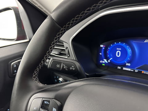 Ford Kuga 2.5 PHEV Vignale (Plug-In) (INCL-BTW) Aut. *LEATHER | DIGI-COCKPIT | FULL-LED | KEYLESS | CAMERA | DAB | CARPLAY | NAVI-FULLMAP | MEMORY-PACK | HEATED-COMFORTSEATS | PRIVACYGLASS | TOWBAR | LANE-ASSIST | 18''ALU*