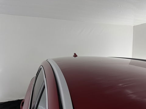 Ford Kuga 2.5 PHEV Vignale (Plug-In) (INCL-BTW) Aut. *LEATHER | DIGI-COCKPIT | FULL-LED | KEYLESS | CAMERA | DAB | CARPLAY | NAVI-FULLMAP | MEMORY-PACK | HEATED-COMFORTSEATS | PRIVACYGLASS | TOWBAR | LANE-ASSIST | 18''ALU*