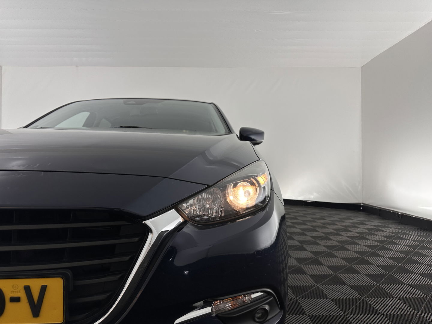 Mazda 3 2.2 SkyActiv-D 150 SkyLease *HEATED-COMFORTSEATS | NAVI-FULLMAP | DAB+ | PRIVACYGLASS | ECC | PDC | CRUISE | 18''ALU*