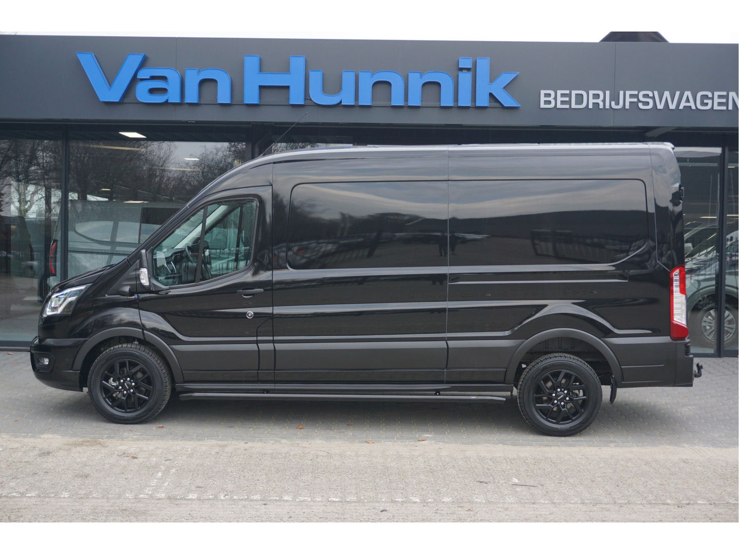 Ford Transit 350L L3H2 Black Raptor AUT-10 RWD 165PK BPM VRIJ Navi, Adap. Cruise, 360° Cam, 3.5T Trekhaak!! NR. A211