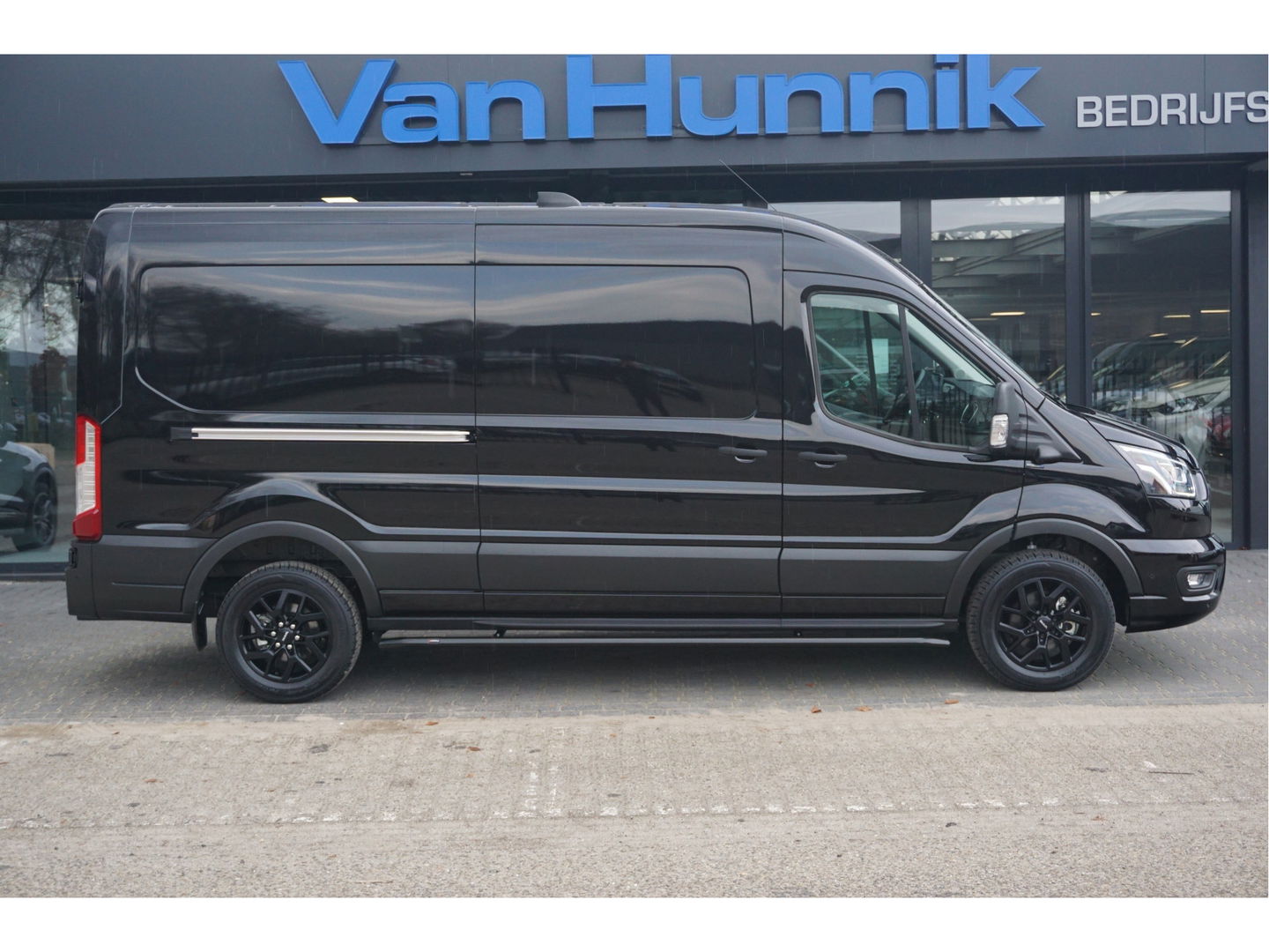 Ford Transit 350L L3H2 Black Raptor AUT-10 RWD 165PK BPM VRIJ Navi, Adap. Cruise, 360° Cam, 3.5T Trekhaak!! NR. A211