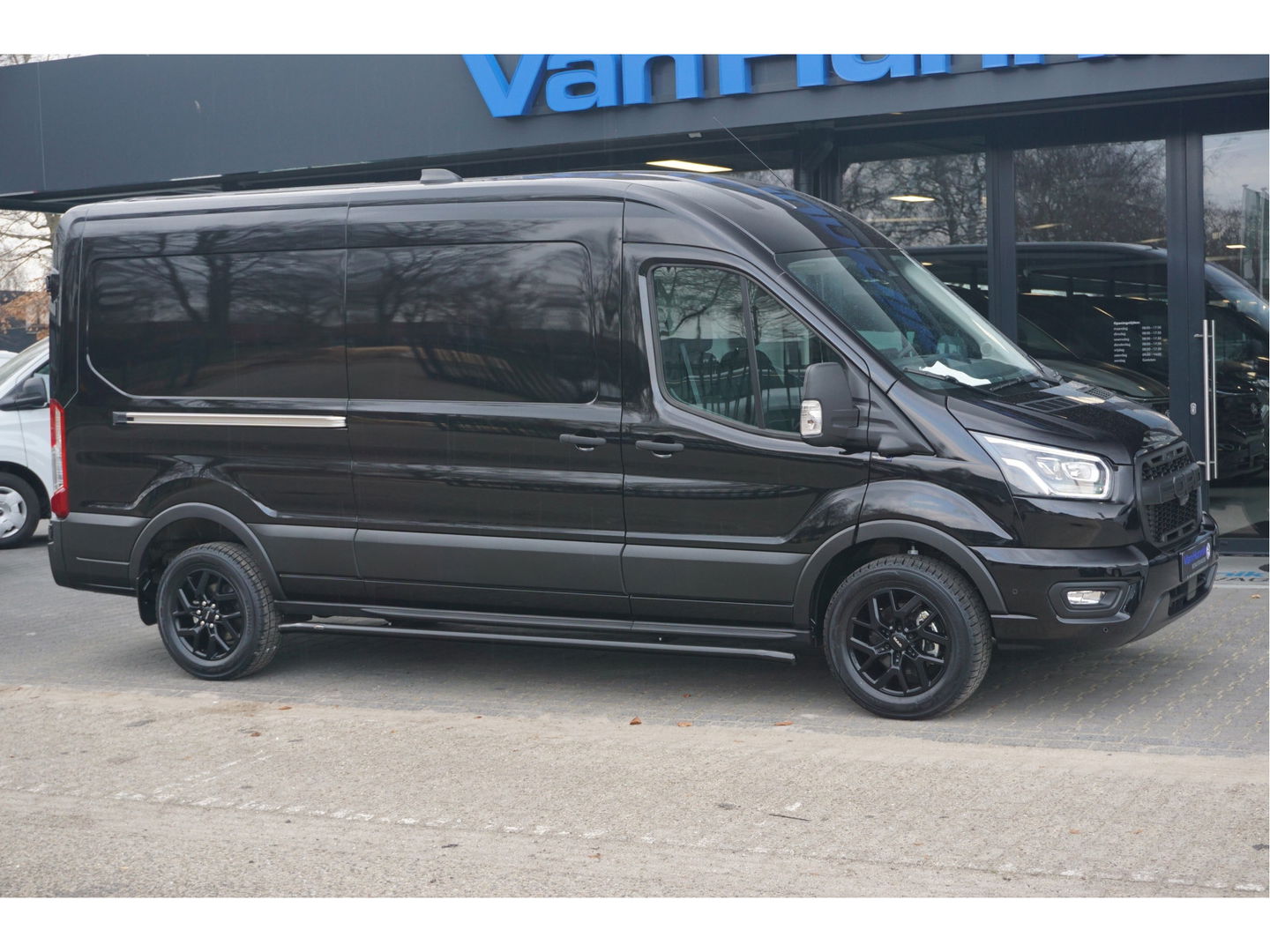 Ford Transit 350L L3H2 Black Raptor AUT-10 RWD 165PK BPM VRIJ Navi, Adap. Cruise, 360° Cam, 3.5T Trekhaak!! NR. A211
