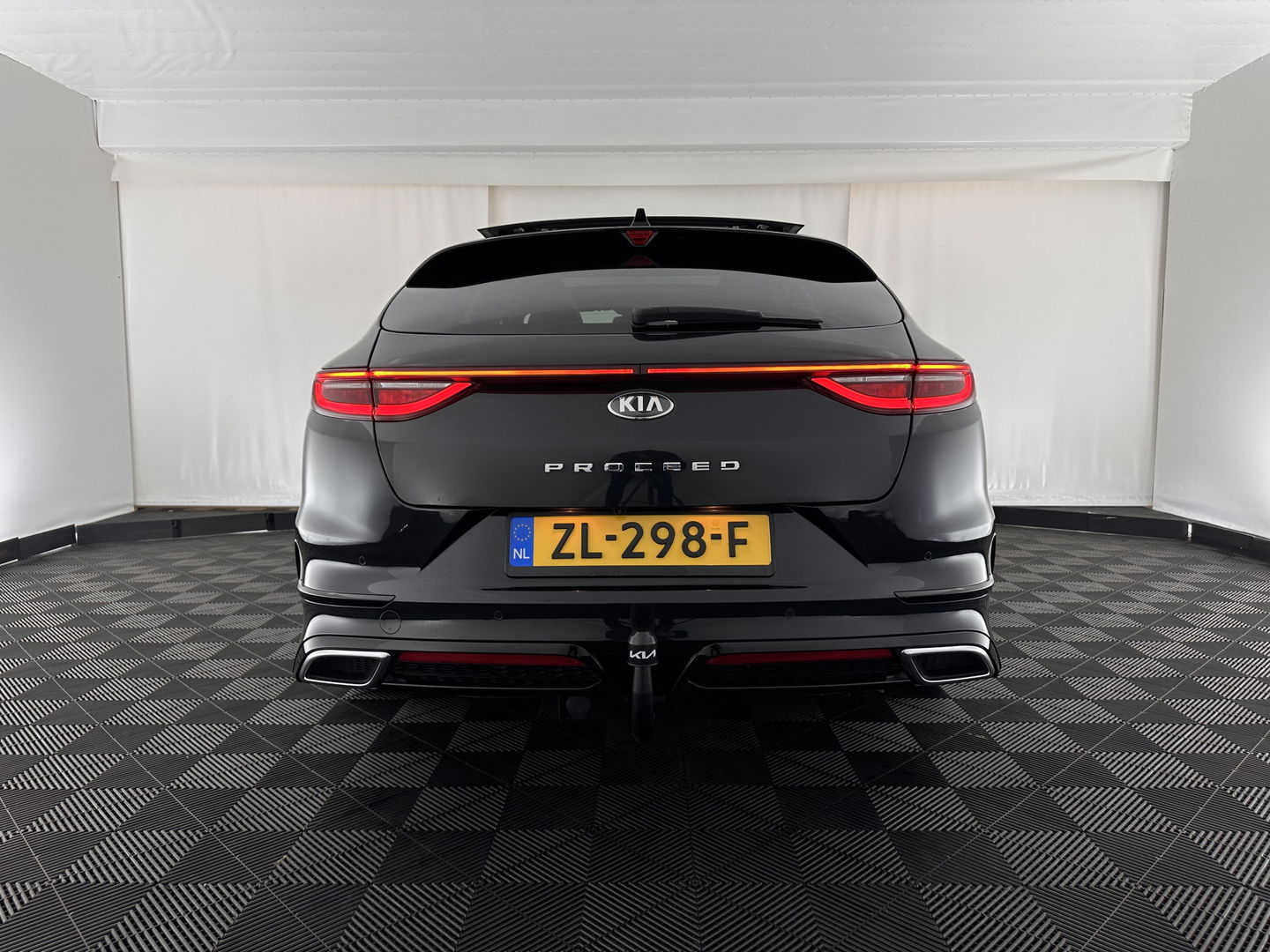 Kia ProCeed 1.0 T-GDI GT-Line (INCL-BTW) *PANO | LEATHER-ALCANTARA  | FULL-LED | SPORTSEATS | NAVI-FULLMAP | CAMERA | ECC | PRIVACYGLASS | LANE-ASSIST | DAB+ | CARPLAY | PDC | KEYLESS | CRUISE | TOWBAR | 17''ALU*