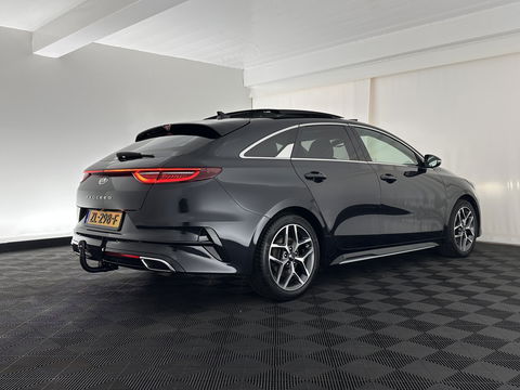 Kia ProCeed 1.0 T-GDI GT-Line (INCL-BTW) *PANO | LEATHER-ALCANTARA  | FULL-LED | SPORTSEATS | NAVI-FULLMAP | CAMERA | ECC | PRIVACYGLASS | LANE-ASSIST | DAB+ | CARPLAY | PDC | KEYLESS | CRUISE | TOWBAR | 17''ALU*
