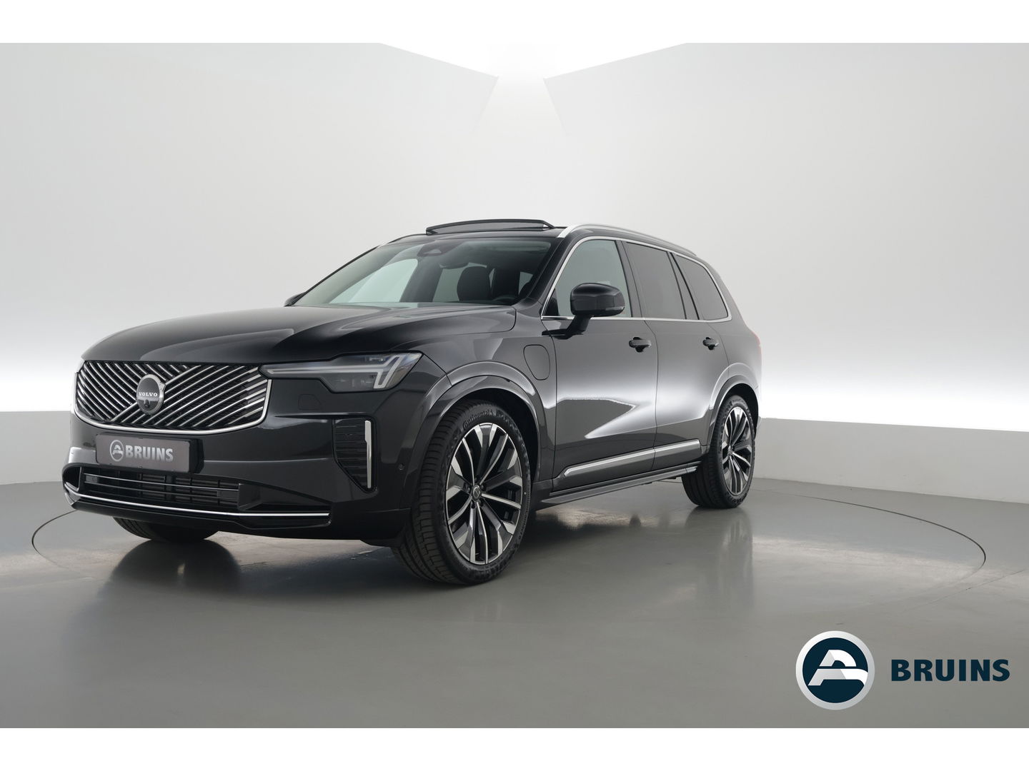 Volvo XC90 2.0 T8 Plug-in hybrid AWD Plus Bright | Luchtvering | Trekhaak | Pano | 360 Cam | ACC | Blis | H&K Audio |