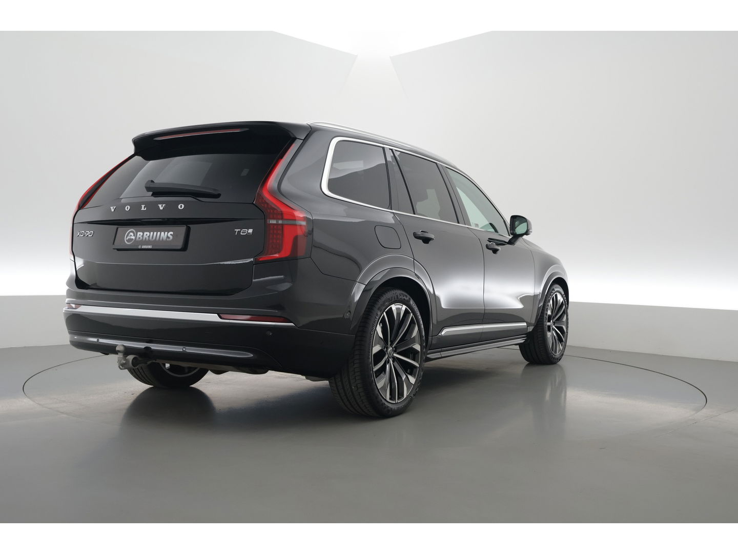 Volvo XC90 2.0 T8 Plug-in hybrid AWD Plus Bright | Luchtvering | Trekhaak | Pano | 360 Cam | ACC | Blis | H&K Audio |