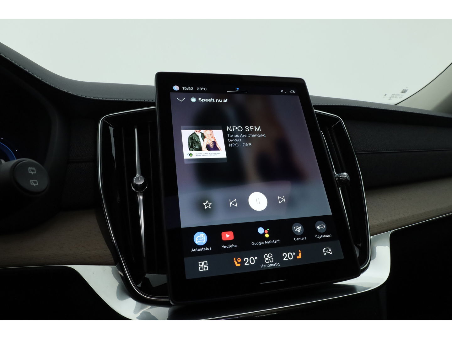 Volvo XC90 2.0 T8 Plug-in hybrid AWD Plus Bright | Luchtvering | Trekhaak | Pano | 360 Cam | ACC | Blis | H&K Audio |