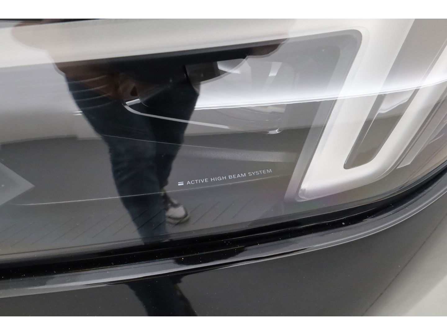 Volvo XC90 2.0 T8 Plug-in hybrid AWD Plus Bright | Luchtvering | Trekhaak | Pano | 360 Cam | ACC | Blis | H&K Audio |