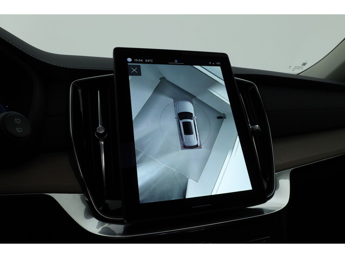 Volvo XC90 2.0 T8 Plug-in hybrid AWD Plus Bright | Luchtvering | Trekhaak | Pano | 360 Cam | ACC | Blis | H&K Audio |