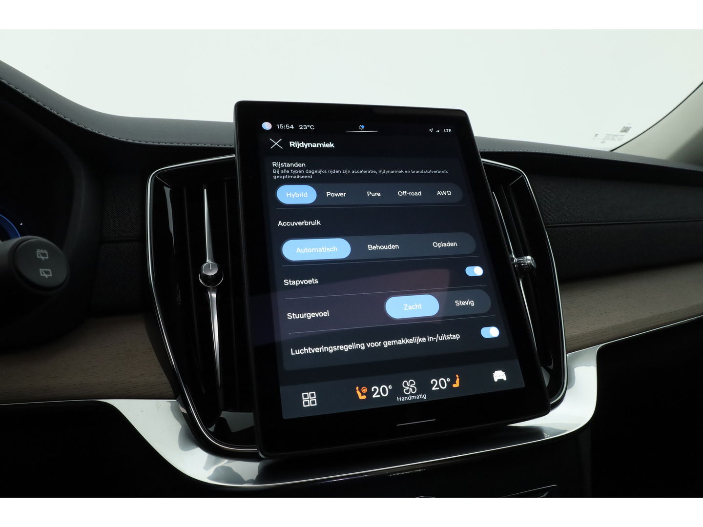 Volvo XC90 2.0 T8 Plug-in hybrid AWD Plus Bright | Luchtvering | Trekhaak | Pano | 360 Cam | ACC | Blis | H&K Audio |