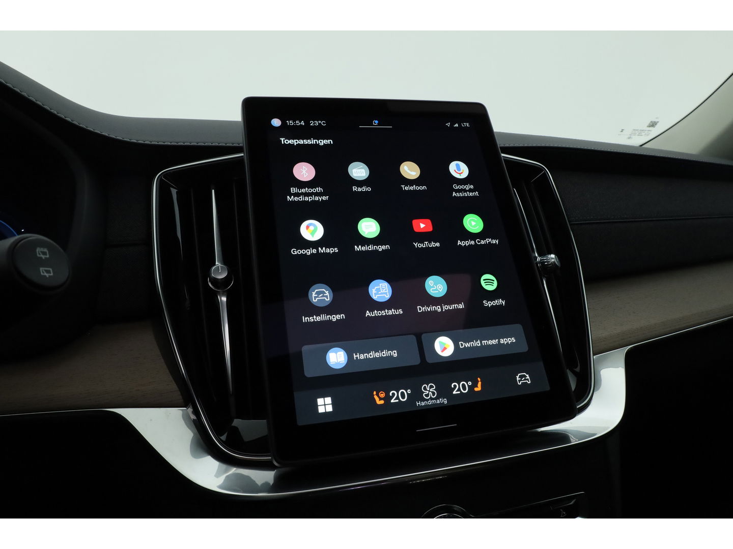 Volvo XC90 2.0 T8 Plug-in hybrid AWD Plus Bright | Luchtvering | Trekhaak | Pano | 360 Cam | ACC | Blis | H&K Audio |