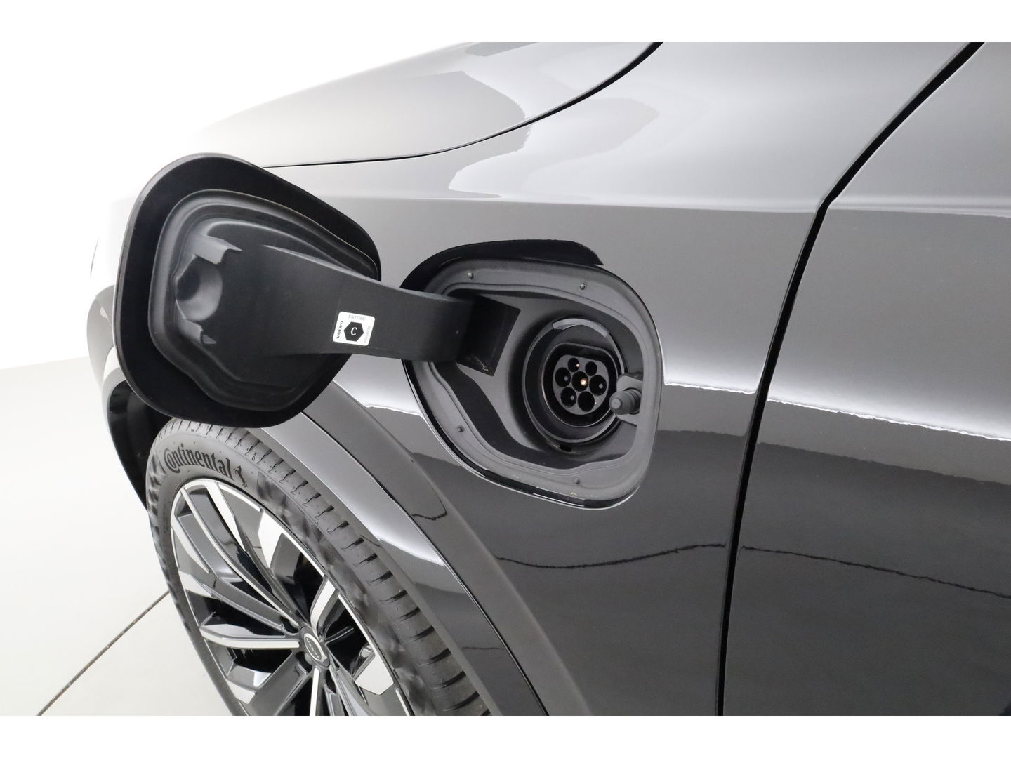 Volvo XC90 2.0 T8 Plug-in hybrid AWD Plus Bright | Luchtvering | Trekhaak | Pano | 360 Cam | ACC | Blis | H&K Audio |