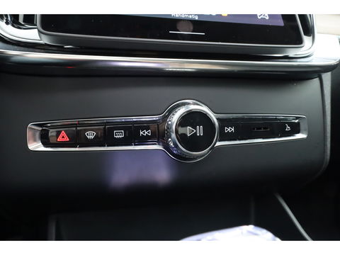 Volvo XC90 2.0 T8 Plug-in hybrid AWD Plus Bright | Luchtvering | Trekhaak | Pano | 360 Cam | ACC | Blis | H&K Audio |