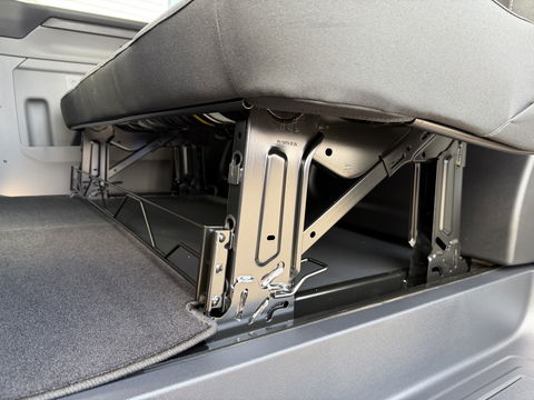 Ford Transit Custom 320 2.0 TDCI L2H1 Trend originele DC 5 persoons / vaste prijs rijklaar € 40.950 ex btw / NIEUW bpm vrij / euro 6 / dubbele schuifdeur / zwart metallic / lichtmetalen velgen !